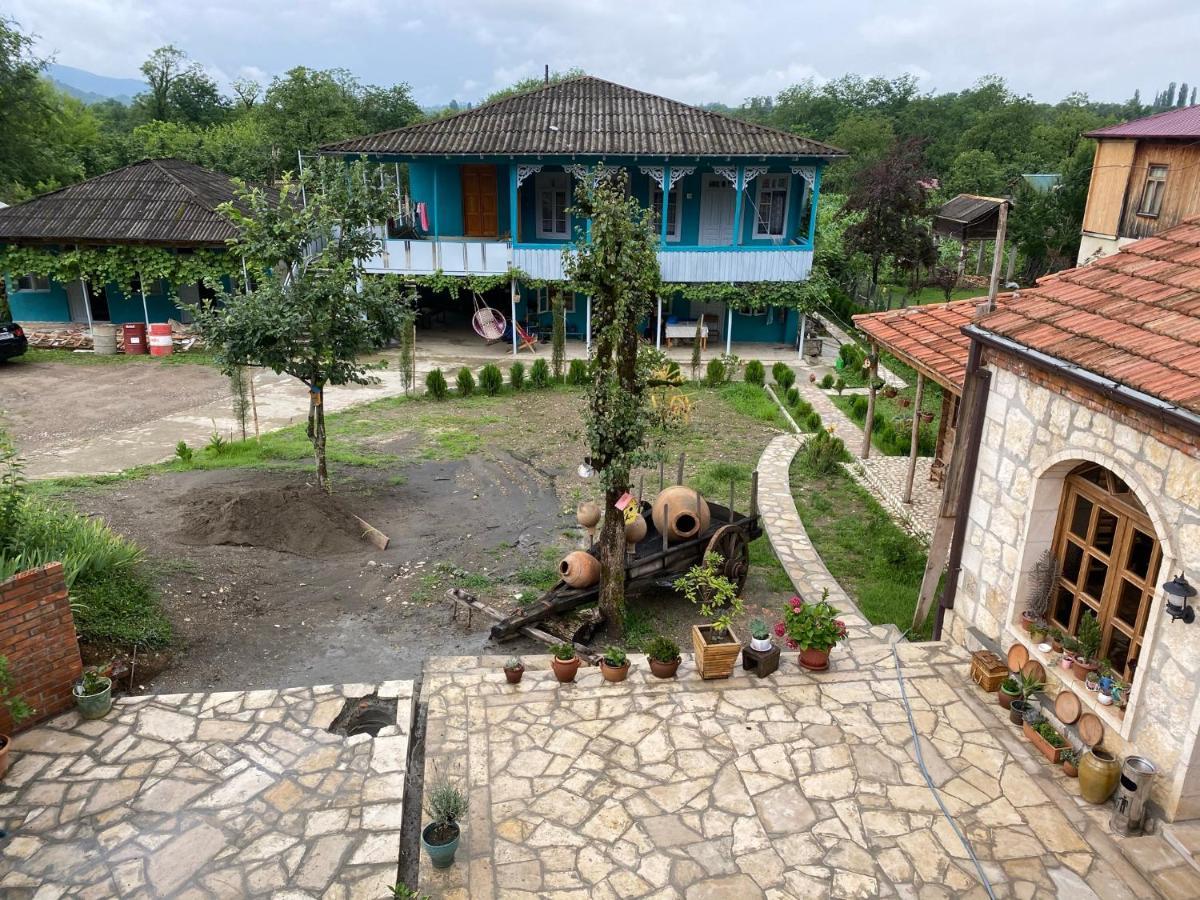 Odo'S Guest House Martvili Esterno foto